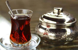 Sararmış Çay Bardakları Nasıl Temizlenir?